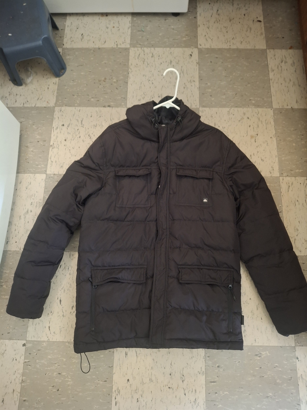 Quiksilver Men's Black Quilted Puffer Jacket with Hood